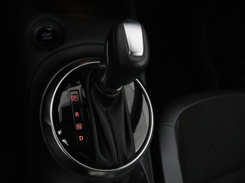 Nissan Juke 1.6 Hybrid Tekna | 360 Camera | Adaptive cruise | Carplay | Navigatie | Half leder | Full LED | Keyless | Climate control | Parkeerhulp | DAB | Bluetooth