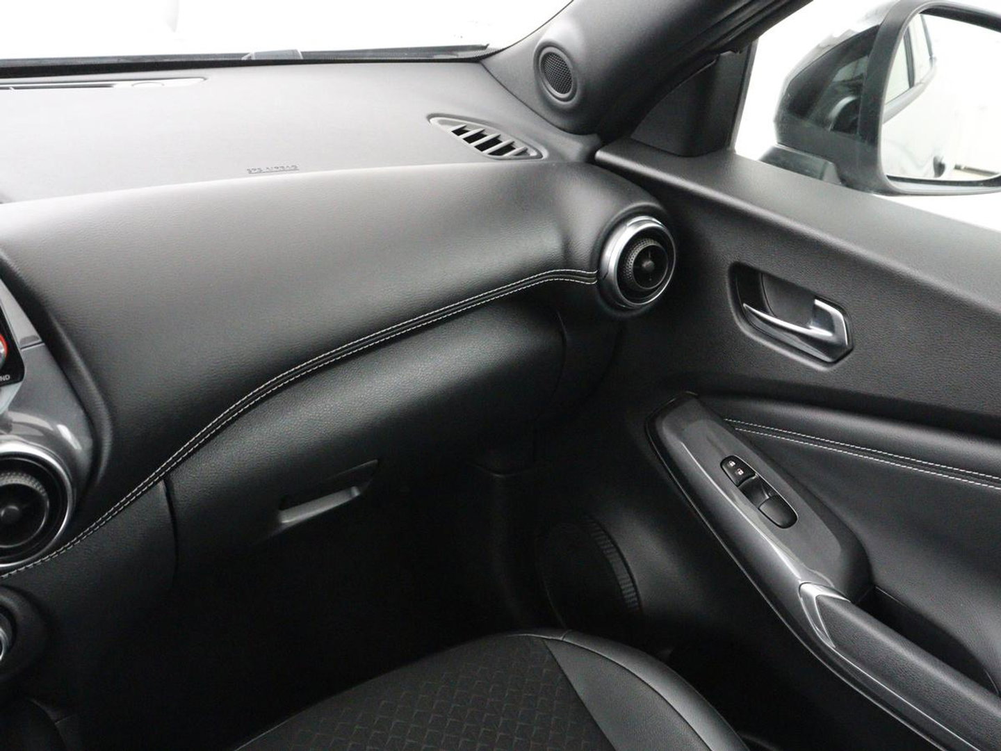 Nissan Juke 1.6 Hybrid Tekna | 360 Camera | Adaptive cruise | Carplay | Navigatie | Half leder | Full LED | Keyless | Climate control | Parkeerhulp | DAB | Bluetooth