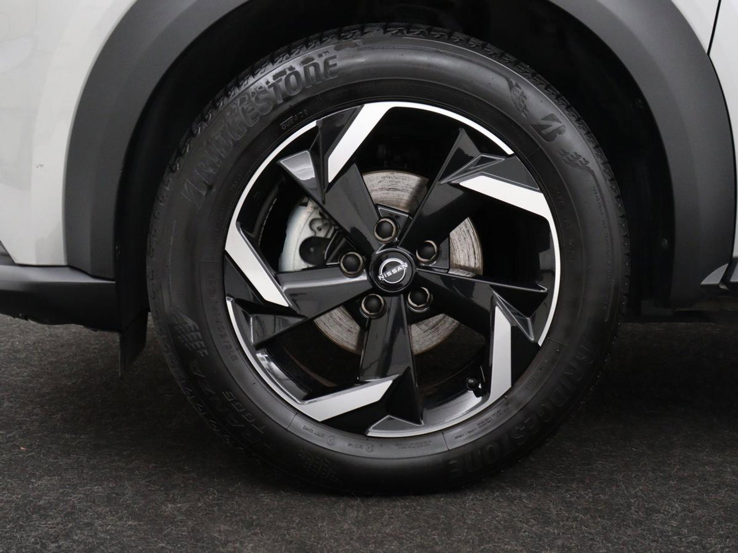Nissan Juke 1.6 Hybrid Tekna | 360 Camera | Adaptive cruise | Carplay | Navigatie | Half leder | Full LED | Keyless | Climate control | Parkeerhulp | DAB | Bluetooth