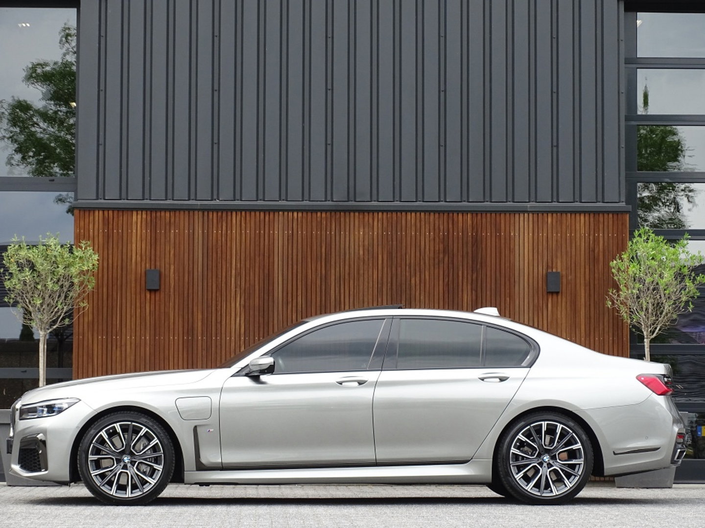 BMW 7 Serie 745e 394PK M-Sport / Individual / Laser / 360° / Harman Kardon