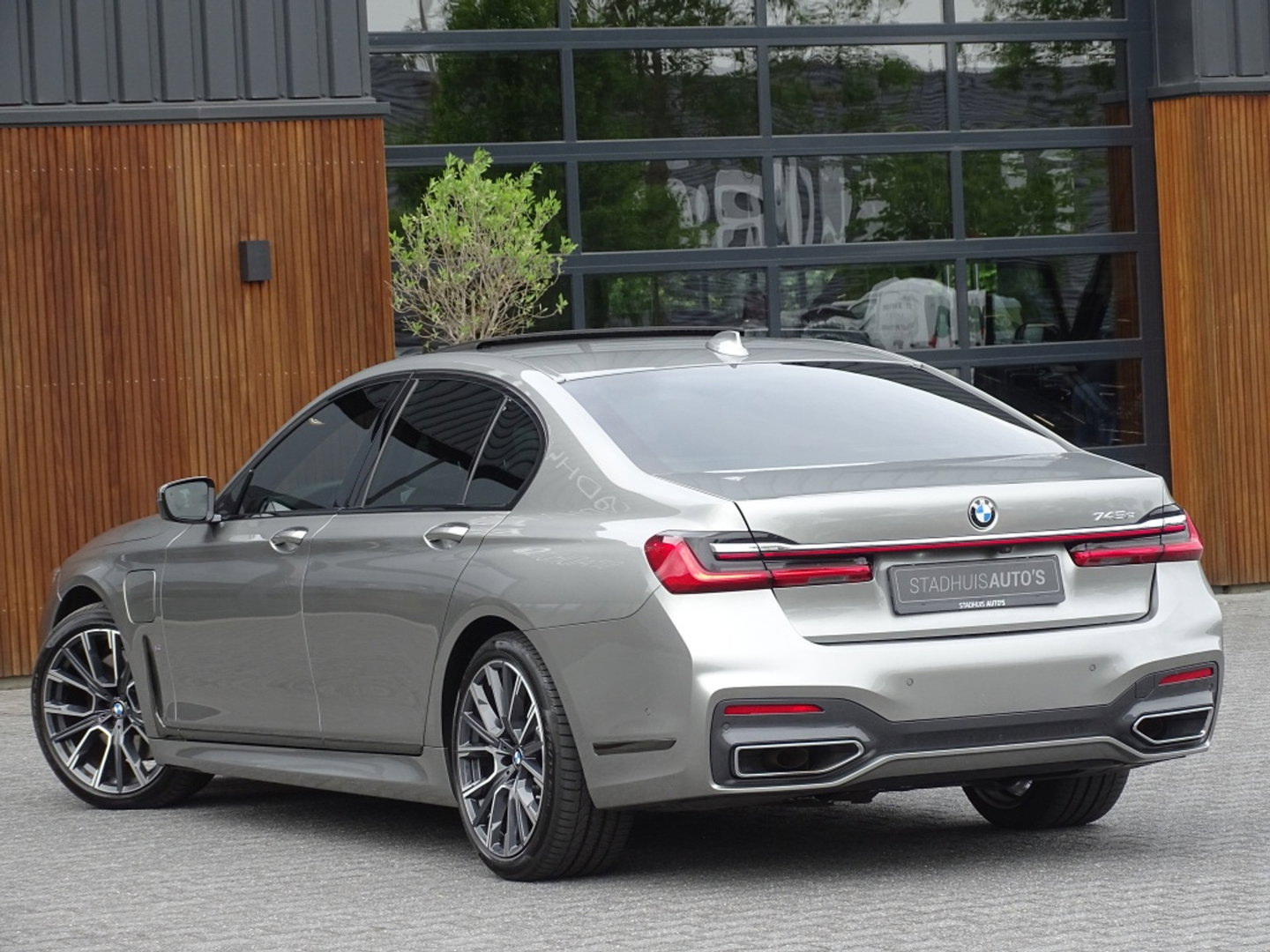 BMW 7 Serie 745e 394PK M-Sport / Individual / Laser / 360° / Harman Kardon
