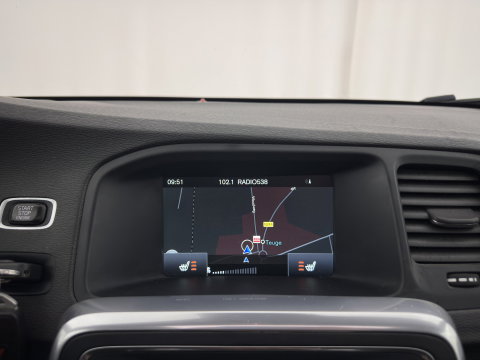 Volvo V60 2.4 D5 Twin Engine Special Edition (INCL.BTW) Aut. *PANO | LEATHER | ADAPTIVE-CRUISE | XENON | BLIS | MEMORY-PACK | CAMERA | HEATED-COMFORTSEATS | NAVI-FULLMAP | PRIVACY-GLASS | ECC | PDC | TOWBAR | 18''ALU*