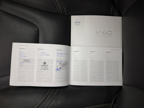 Volvo V60 2.4 D5 Twin Engine Special Edition (INCL.BTW) Aut. *PANO | LEATHER | ADAPTIVE-CRUISE | XENON | BLIS | MEMORY-PACK | CAMERA | HEATED-COMFORTSEATS | NAVI-FULLMAP | PRIVACY-GLASS | ECC | PDC | TOWBAR | 18''ALU*