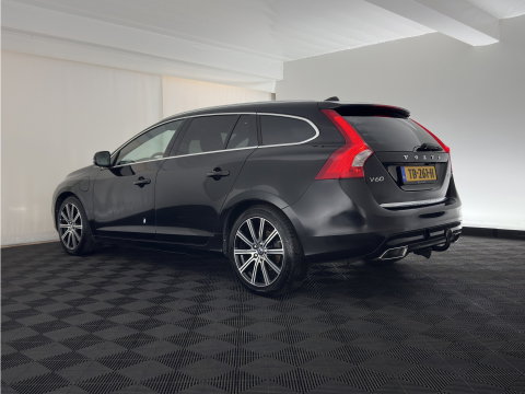 Volvo V60 2.4 D5 Twin Engine Special Edition (INCL.BTW) Aut. *PANO | LEATHER | ADAPTIVE-CRUISE | XENON | BLIS | MEMORY-PACK | CAMERA | HEATED-COMFORTSEATS | NAVI-FULLMAP | PRIVACY-GLASS | ECC | PDC | TOWBAR | 18''ALU*