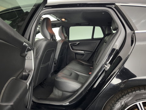 Volvo V60 2.4 D5 Twin Engine Special Edition (INCL.BTW) Aut. *PANO | LEATHER | ADAPTIVE-CRUISE | XENON | BLIS | MEMORY-PACK | CAMERA | HEATED-COMFORTSEATS | NAVI-FULLMAP | PRIVACY-GLASS | ECC | PDC | TOWBAR | 18''ALU*