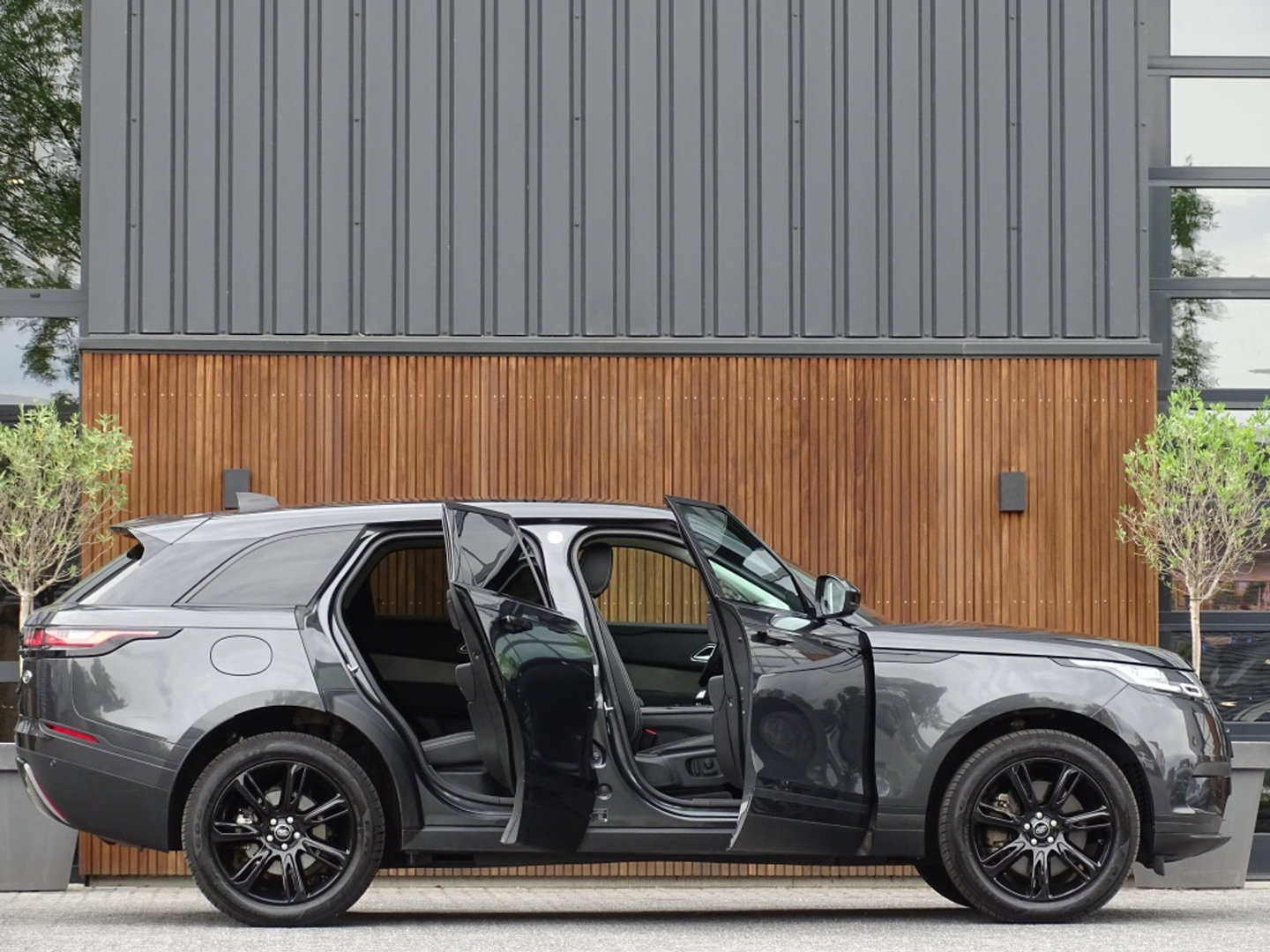 Land Rover Range Rover Velar P400e 404PK Hybrid S / 2023 / Meridian / Narvik Edit. / LED