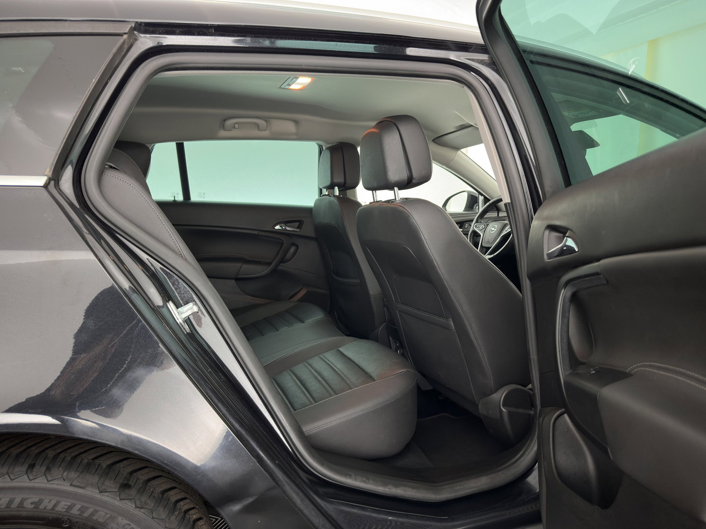 Opel Insignia Sports Tourer 1.6 CDTI EcoFLEX Business+ *LEATHER | XENON | NAVI-FULLMAP | HEATED-COMFORTSEATS | PRIVACY-GLASS | ECC | PDC | CRUISE | 18''ALU*