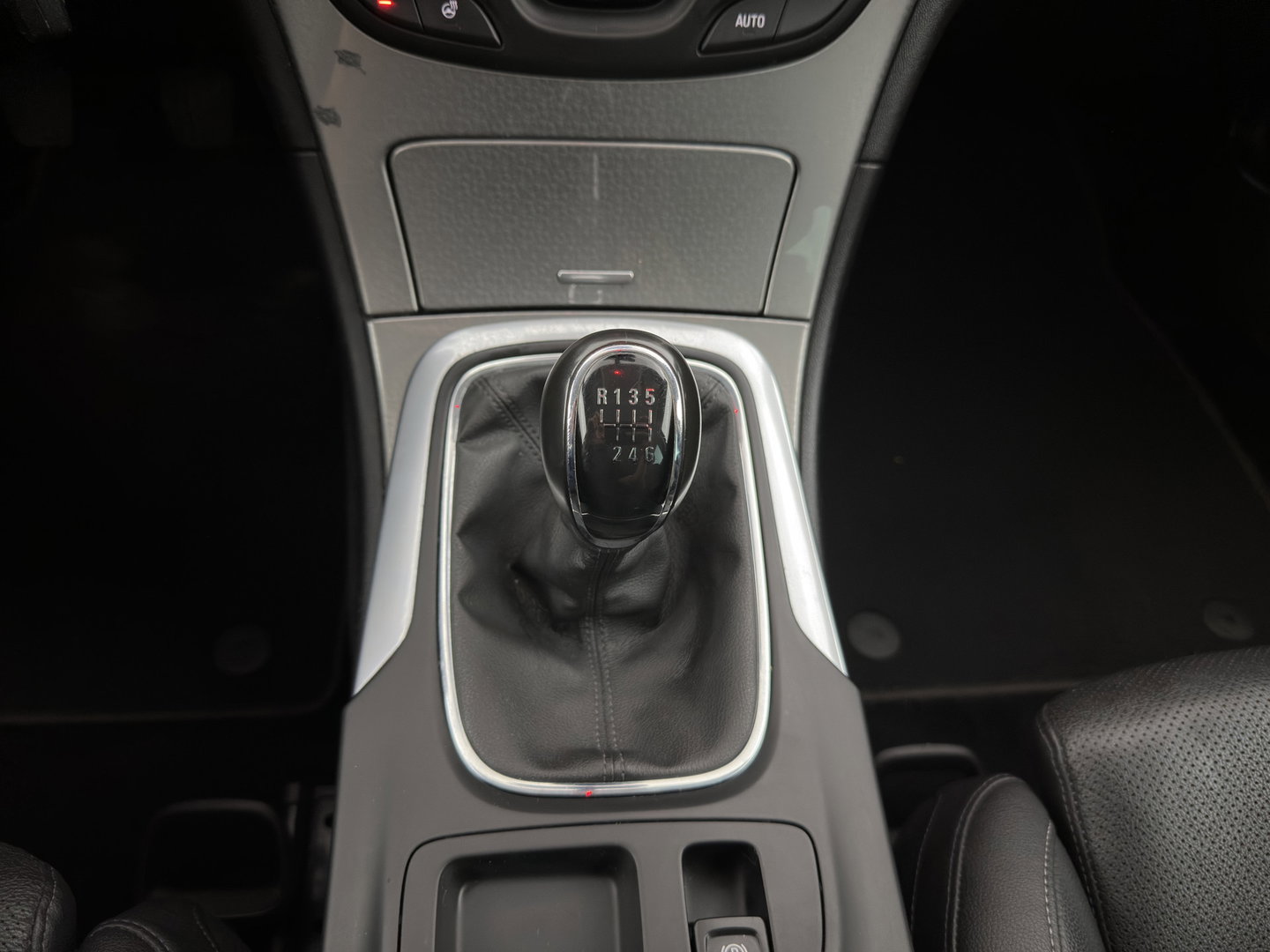 Opel Insignia Sports Tourer 1.6 CDTI EcoFLEX Business+ *LEATHER | XENON | NAVI-FULLMAP | HEATED-COMFORTSEATS | PRIVACY-GLASS | ECC | PDC | CRUISE | 18''ALU*