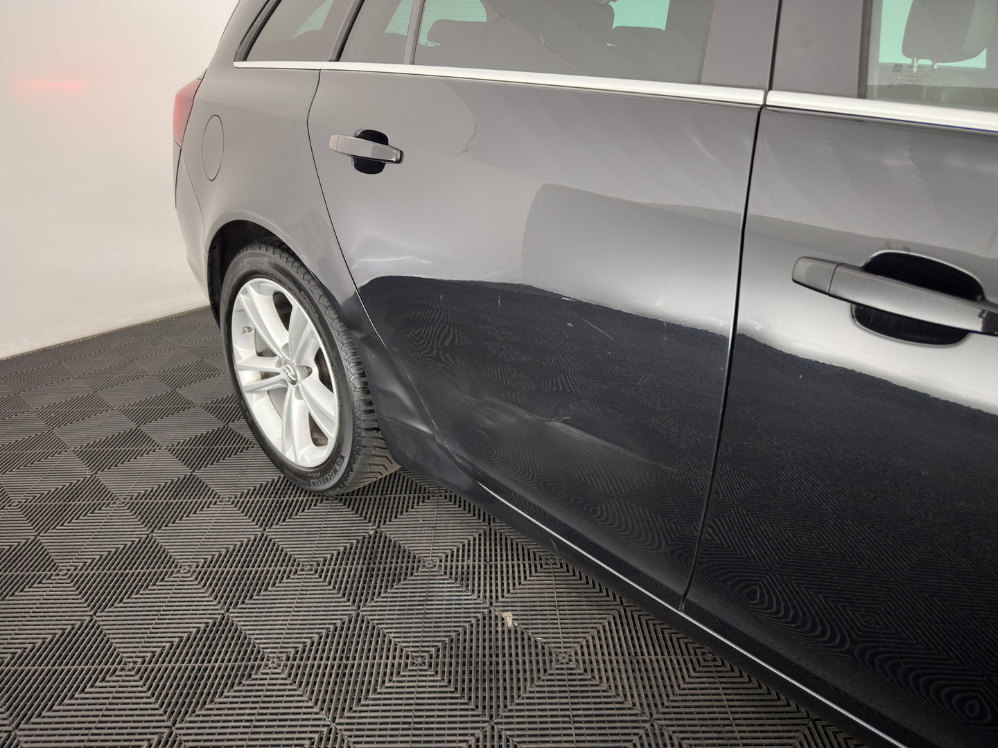 Opel Insignia Sports Tourer 1.6 CDTI EcoFLEX Business+ *LEATHER | XENON | NAVI-FULLMAP | HEATED-COMFORTSEATS | PRIVACY-GLASS | ECC | PDC | CRUISE | 18''ALU*