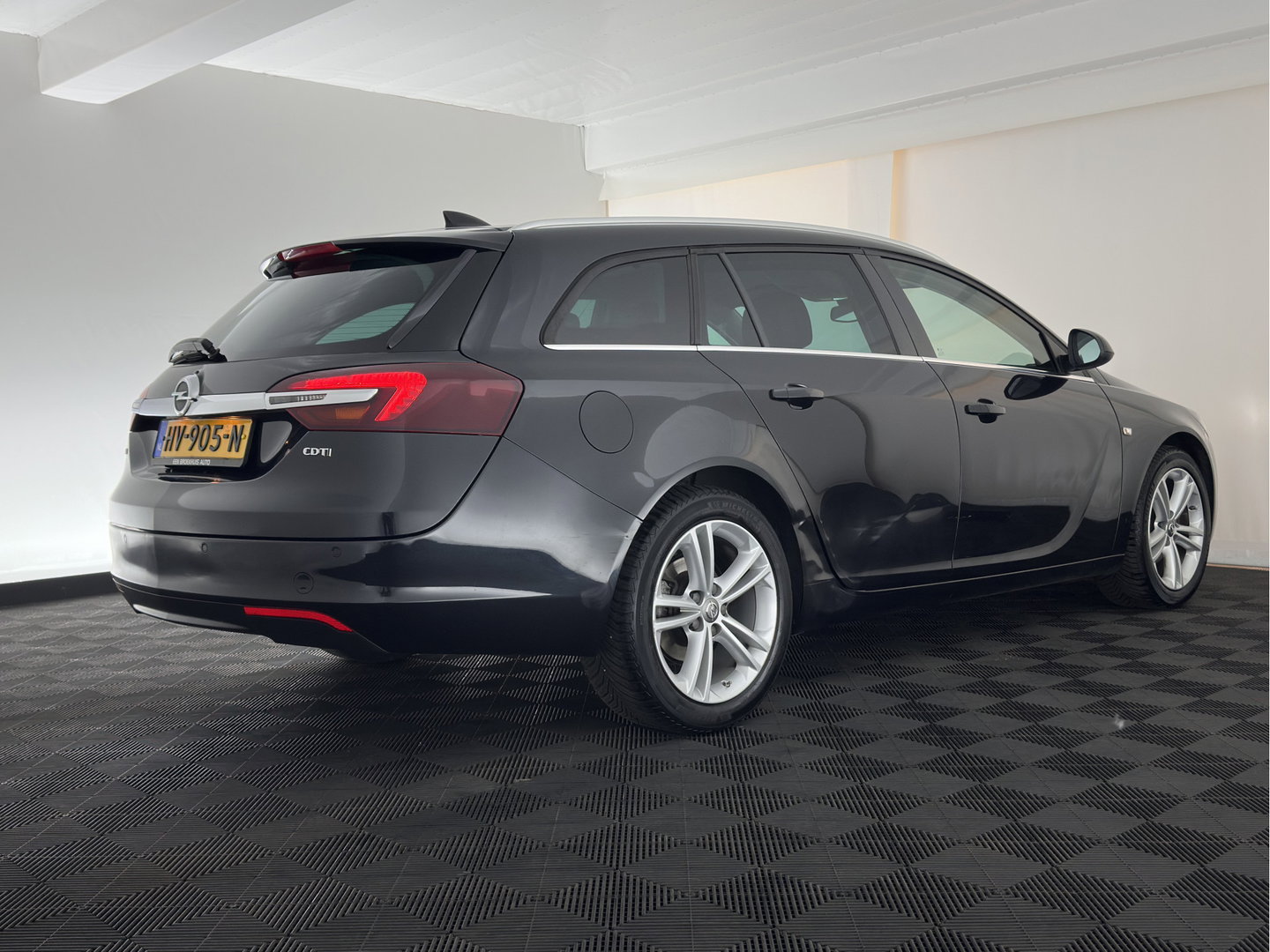 Opel Insignia Sports Tourer 1.6 CDTI EcoFLEX Business+ *LEATHER | XENON | NAVI-FULLMAP | HEATED-COMFORTSEATS | PRIVACY-GLASS | ECC | PDC | CRUISE | 18''ALU*