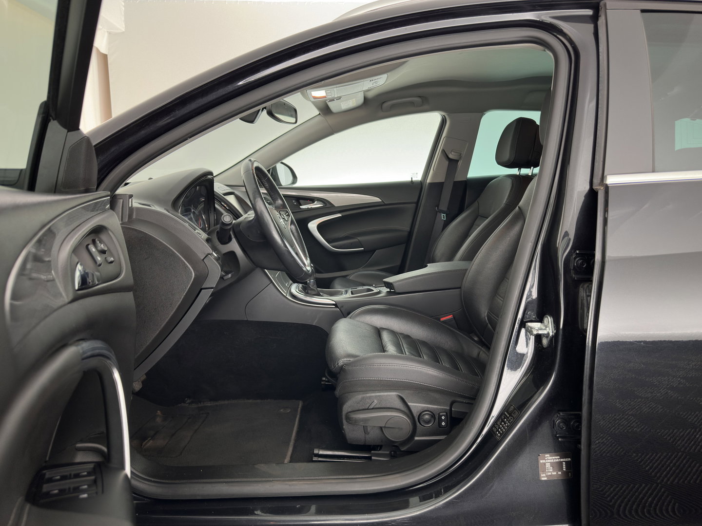 Opel Insignia Sports Tourer 1.6 CDTI EcoFLEX Business+ *LEATHER | XENON | NAVI-FULLMAP | HEATED-COMFORTSEATS | PRIVACY-GLASS | ECC | PDC | CRUISE | 18''ALU*