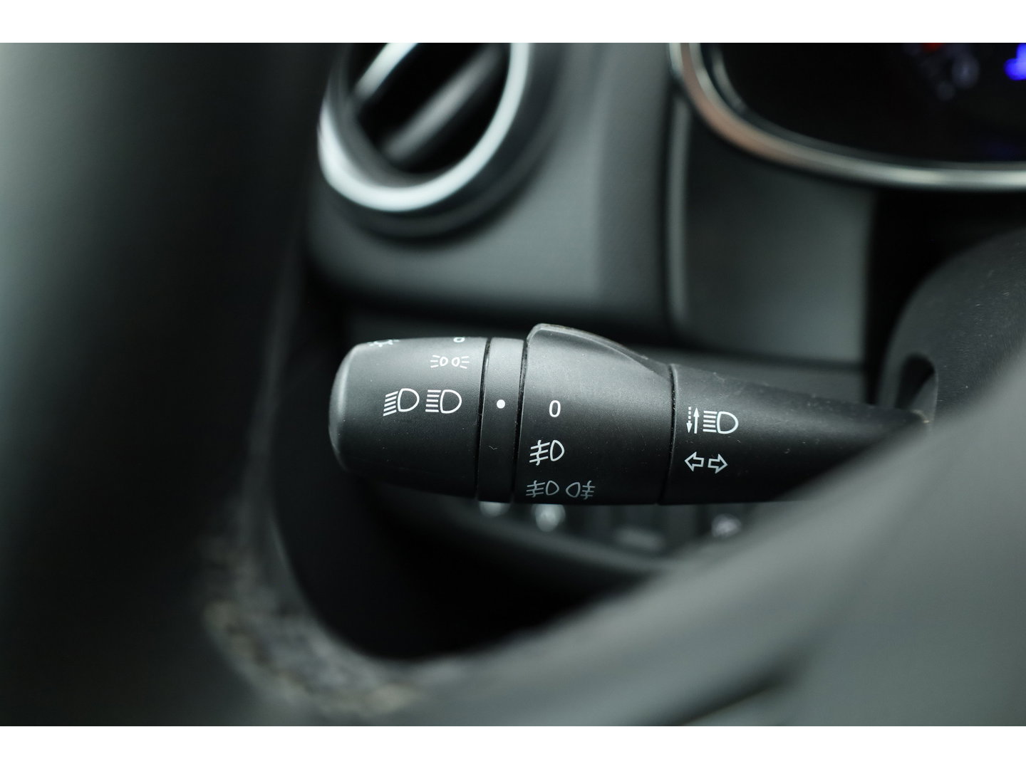 Renault Clio Estate 1.2 TCe Limited 120 pk | Trekhaak | Cruise Control | Bluetooth | Airco | PDC+A | DAB | Navi