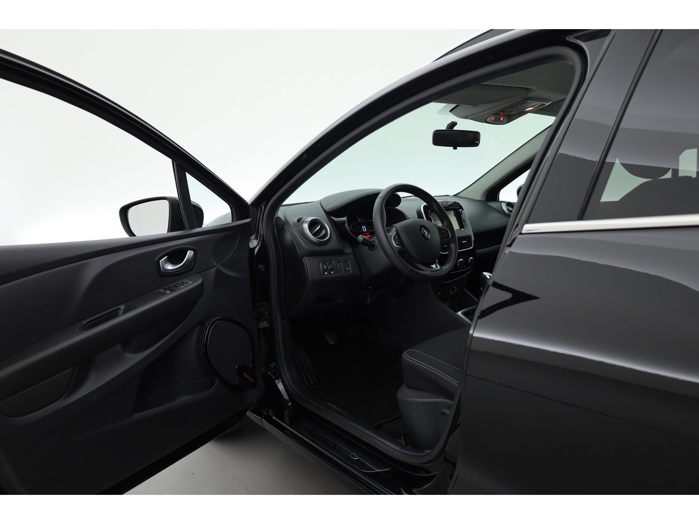 Renault Clio Estate 1.2 TCe Limited 120 pk | Trekhaak | Cruise Control | Bluetooth | Airco | PDC+A | DAB | Navi