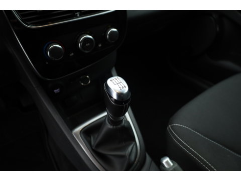 Renault Clio Estate 1.2 TCe Limited 120 pk | Trekhaak | Cruise Control | Bluetooth | Airco | PDC+A | DAB | Navi