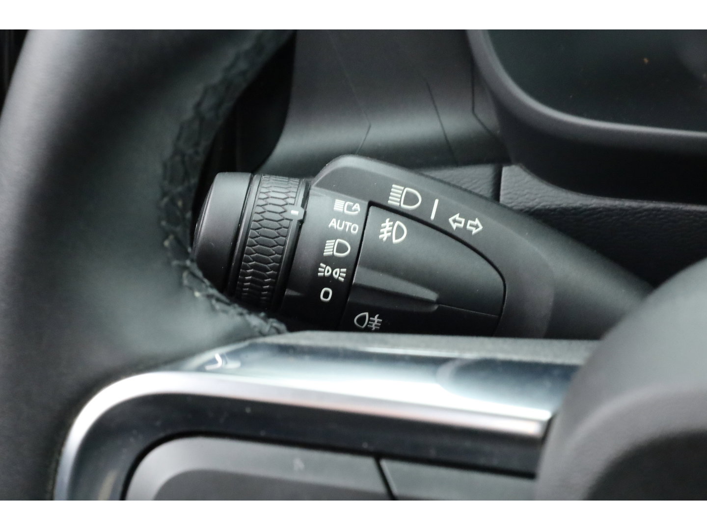 Volvo XC40 1.5 T5 Plug-in hybrid Ultimate Dark | Pano | 360 cam | Leer | ACC | Blis | H&K Audio | Stoel & stuur Verw. | Memory |