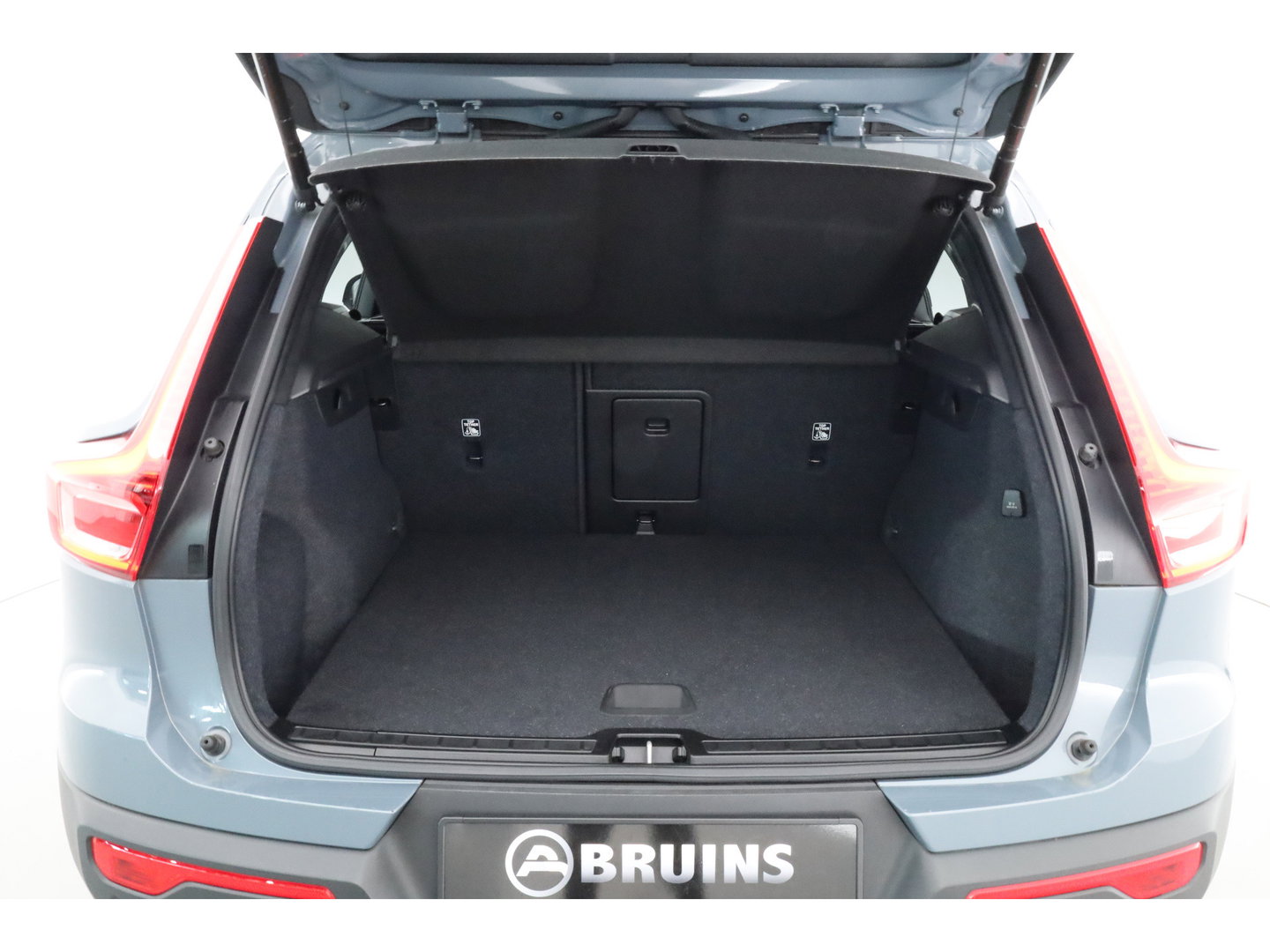 Volvo XC40 1.5 T5 Plug-in hybrid Ultimate Dark | Pano | 360 cam | Leer | ACC | Blis | H&K Audio | Stoel & stuur Verw. | Memory |