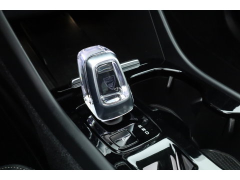 Volvo XC40 1.5 T5 Plug-in hybrid Ultimate Dark | Pano | 360 cam | Leer | ACC | Blis | H&K Audio | Stoel & stuur Verw. | Memory |