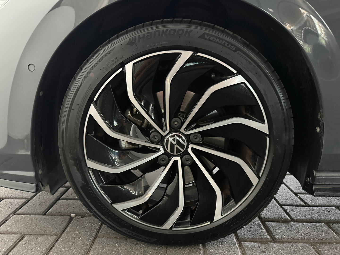 Volkswagen Golf 1.5 eTSI R-Line Pano|Keyless|Camera|IQ|Sfeer