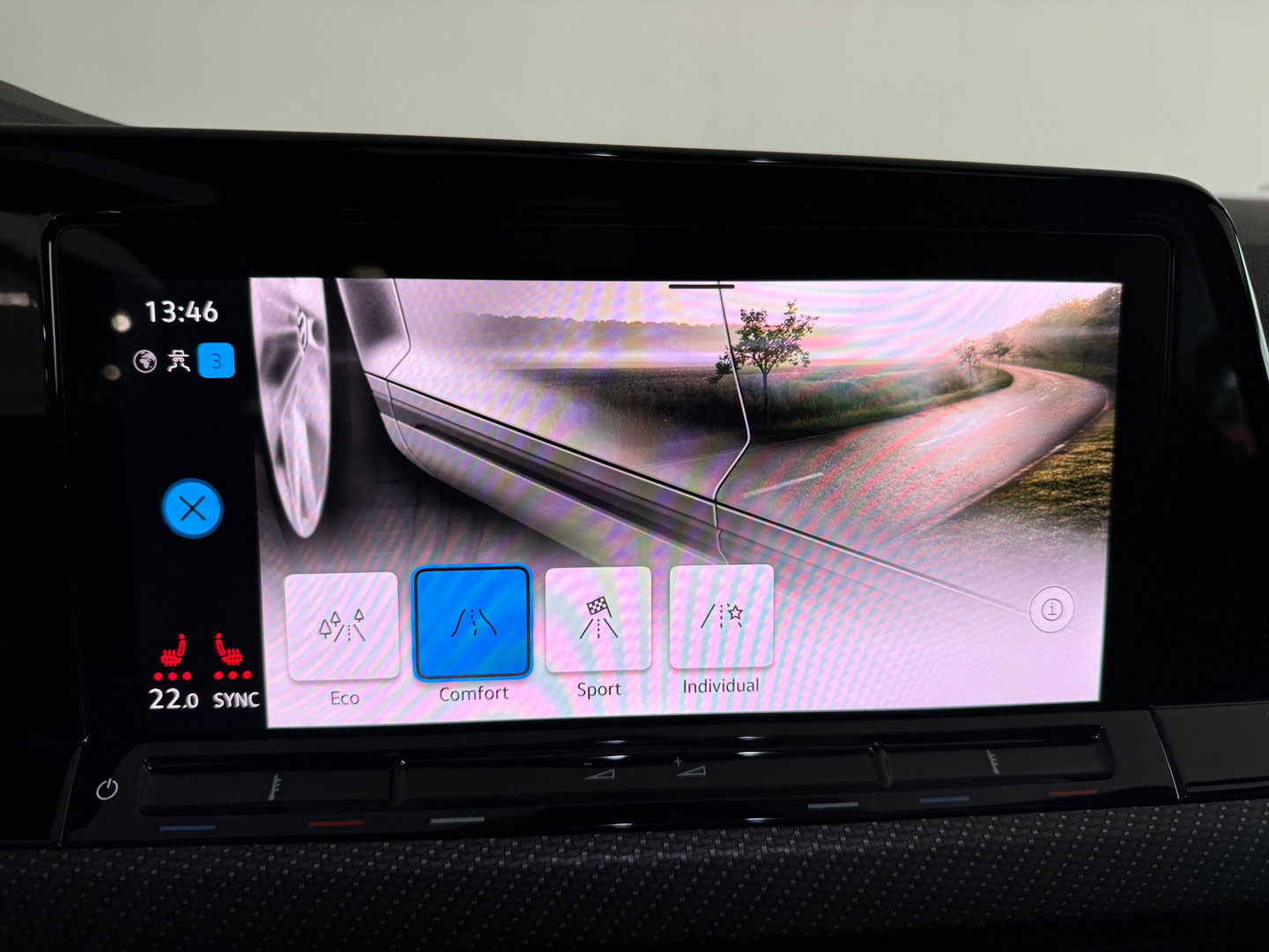 Volkswagen Golf 1.5 eTSI R-Line Pano|Keyless|Camera|IQ|Sfeer