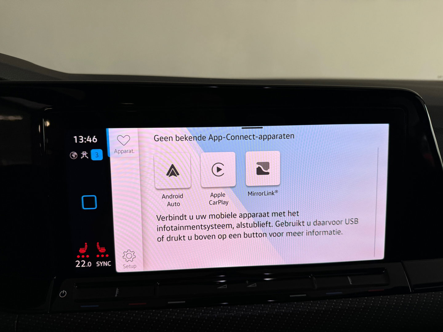 Volkswagen Golf 1.5 eTSI R-Line Pano|Keyless|Camera|IQ|Sfeer