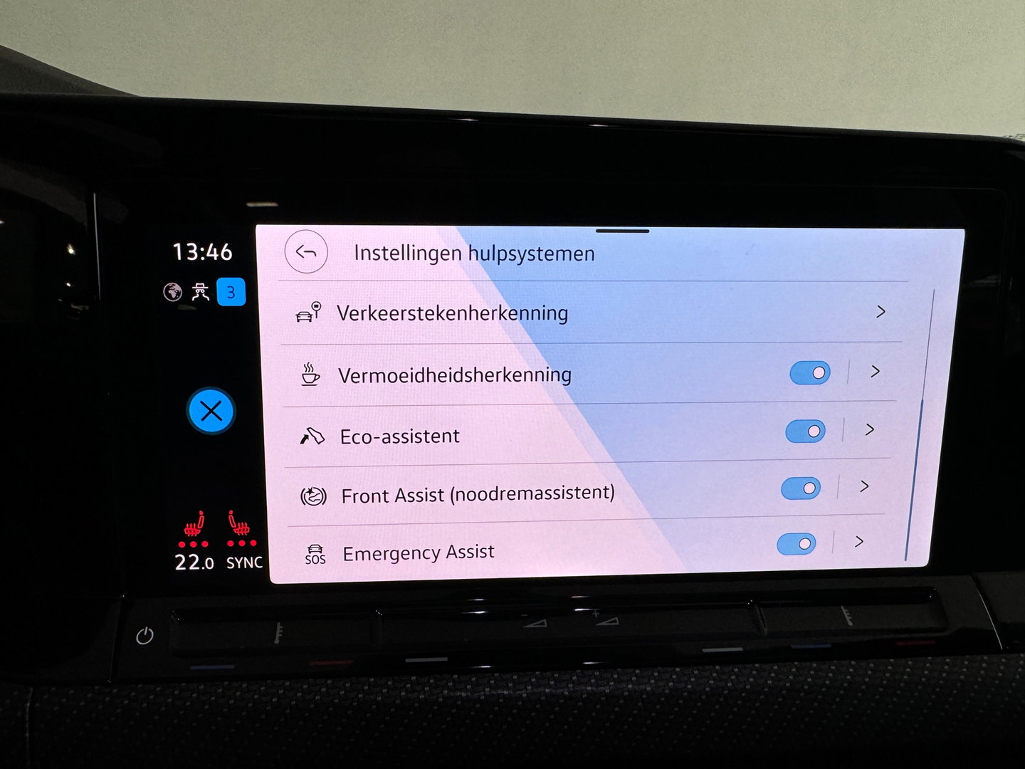 Volkswagen Golf 1.5 eTSI R-Line Pano|Keyless|Camera|IQ|Sfeer