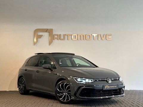 Volkswagen Golf 1.5 eTSI R-Line Pano|Keyless|Camera|IQ|Sfeer