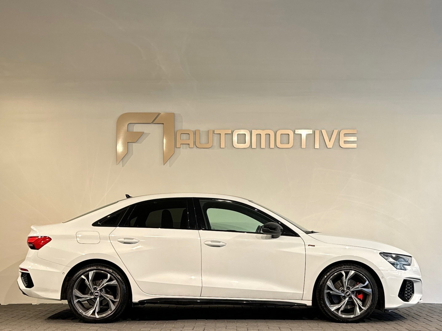 Audi A3 LIMOUSINE 30 TFSI Business edition Keyless|CarPlay