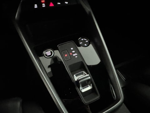 Audi A3 LIMOUSINE 30 TFSI Business edition Keyless|CarPlay