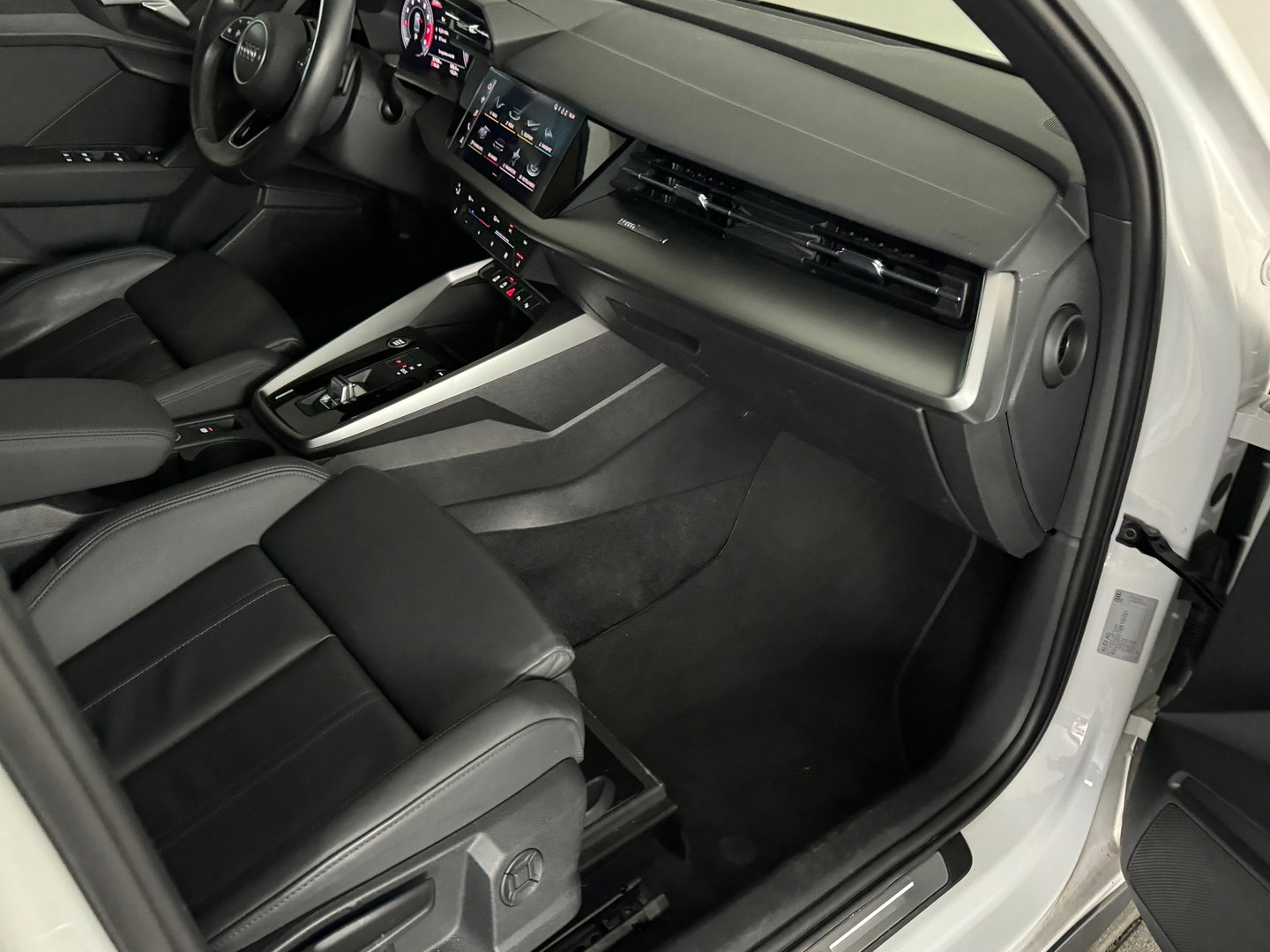 Audi A3 LIMOUSINE 30 TFSI Business edition Keyless|CarPlay