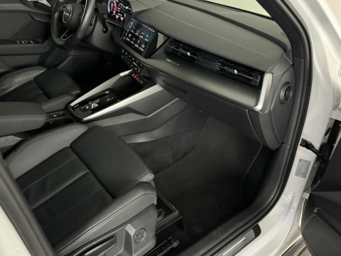 Audi A3 LIMOUSINE 30 TFSI Business edition Keyless|CarPlay