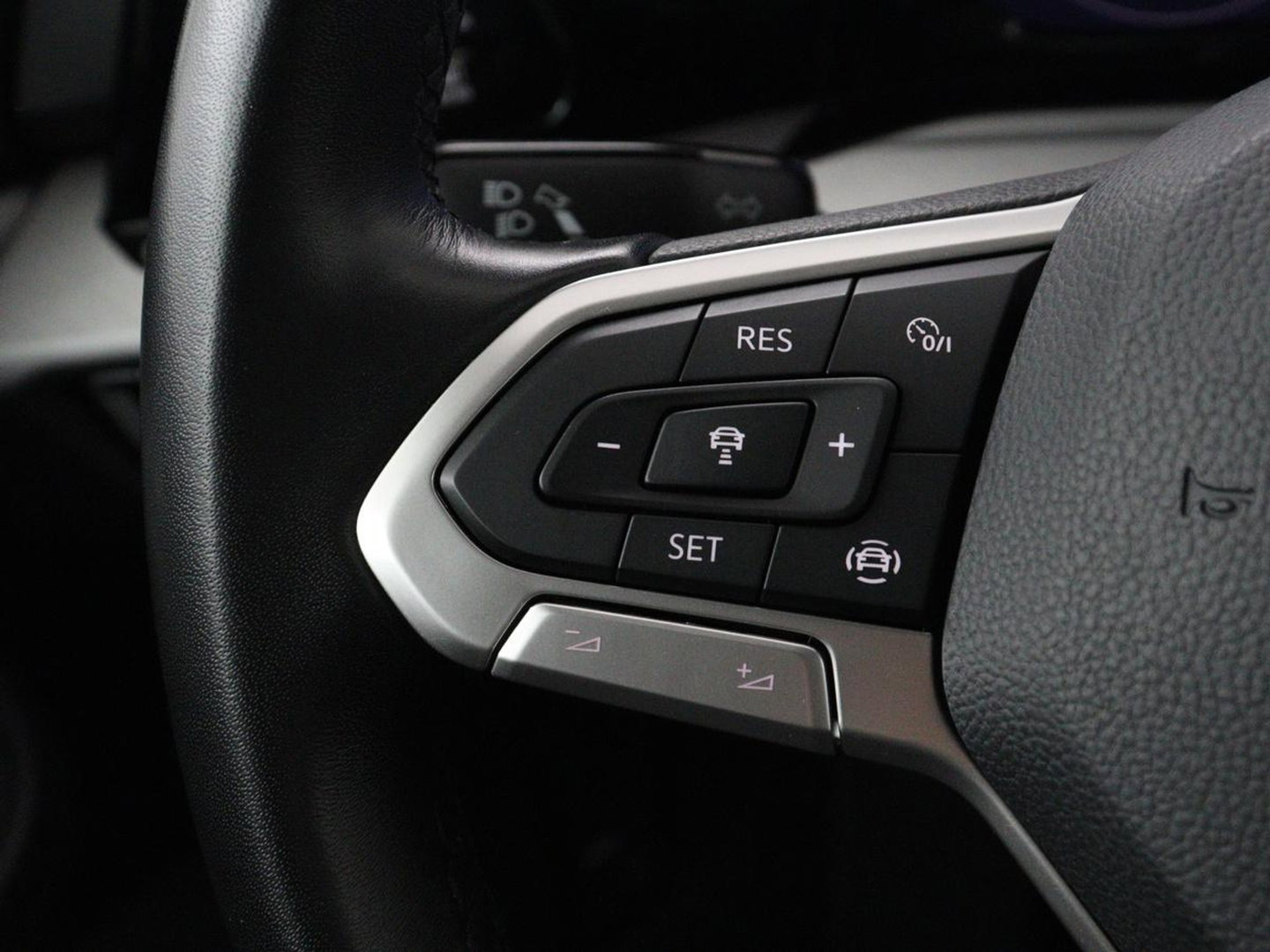 Volkswagen Golf 1.0 TSI Life | Carplay | Adaptive cruise | Navigatie | Parkeerhulp | Full LED | Climate control | DAB | Bluetooth | Digital cockpit