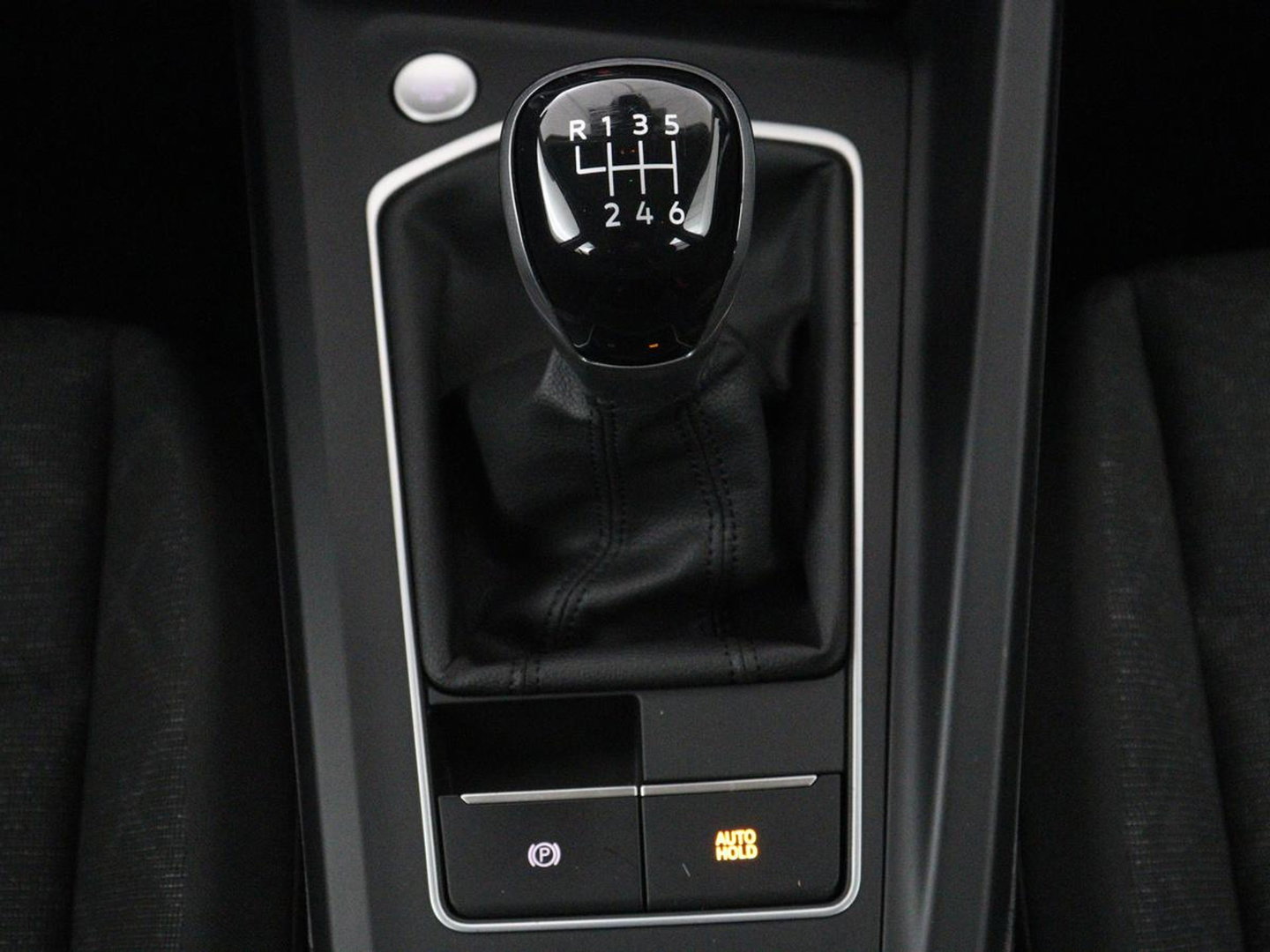 Volkswagen Golf 1.0 TSI Life | Carplay | Adaptive cruise | Navigatie | Parkeerhulp | Full LED | Climate control | DAB | Bluetooth | Digital cockpit