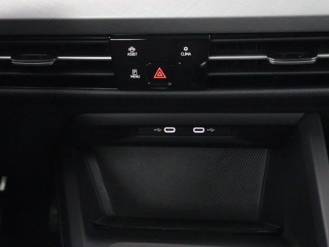 Volkswagen Golf 1.0 TSI Life | Carplay | Adaptive cruise | Navigatie | Parkeerhulp | Full LED | Climate control | DAB | Bluetooth | Digital cockpit