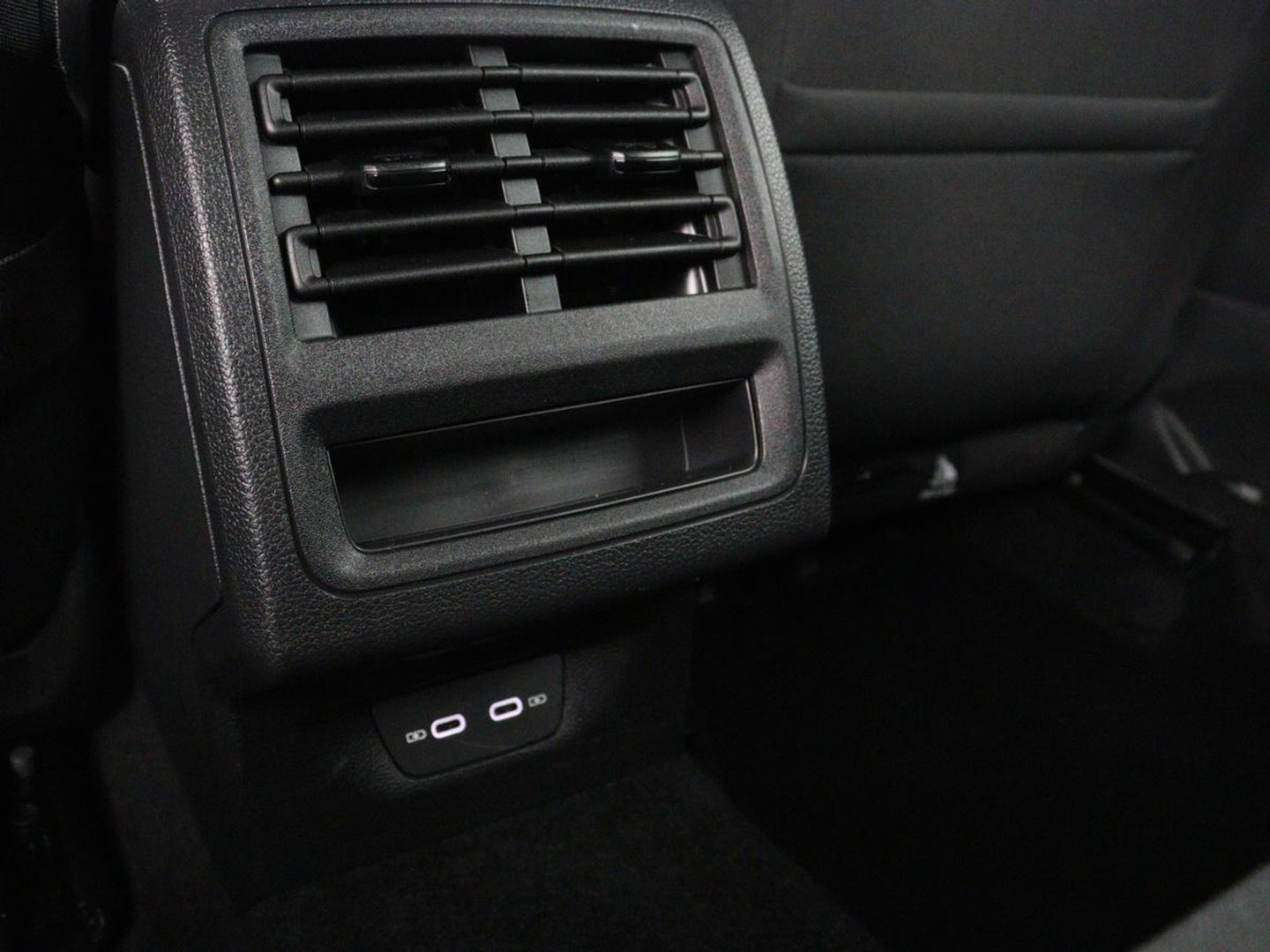Volkswagen Golf 1.0 TSI Life | Carplay | Adaptive cruise | Navigatie | Parkeerhulp | Full LED | Climate control | DAB | Bluetooth | Digital cockpit