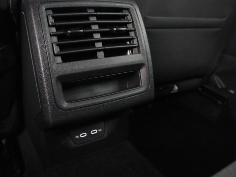 Volkswagen Golf 1.0 TSI Life | Carplay | Adaptive cruise | Navigatie | Parkeerhulp | Full LED | Climate control | DAB | Bluetooth | Digital cockpit