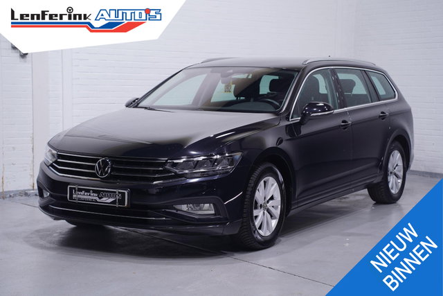 Volkswagen Passat - Variant 1.5 TSI Business Virtual-cockpit Trekhaak wegklapbaar led-verlichting Navi Clima Apple Carplay Camera ACC NAP PDC v+a IQ-drive lendesteun bestuurdersstoel DAB-ontvangst achterklep electrisch bedienbaar