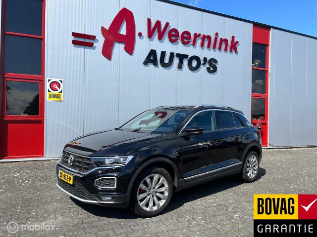 Volkswagen T-Roc - 1.5 TSI Sport Aut. Trekhaak, Carplay Camera