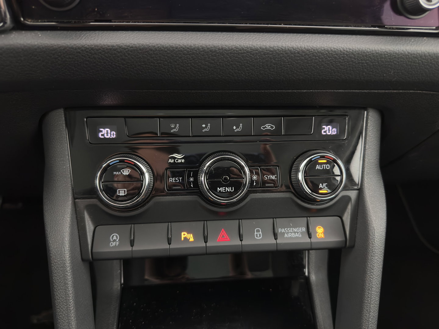 Škoda Kodiaq 1.5 TSI Business Edition (INCL.BTW) *LEATHER-FABRIC | FULL-LED | DIGI-COCKPIT | CAMERA | KEYLESS | DAB+ | NAVI-FULLMAP | SPORT-SEATS | PRIVACY-GLASS | ECC | PDC | CRUISE | 20''ALU | TOWBAR*