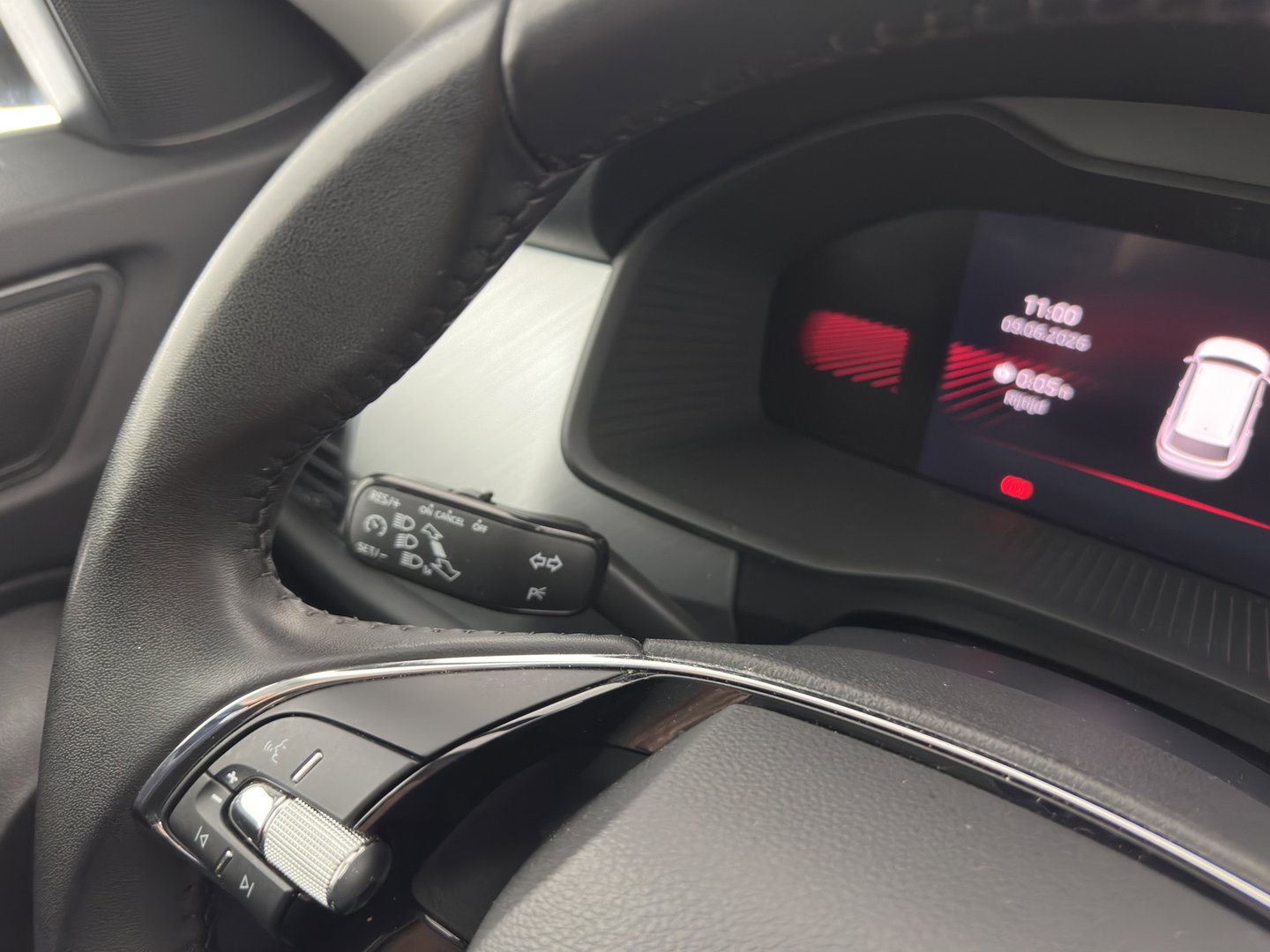 Škoda Kodiaq 1.5 TSI Business Edition (INCL.BTW) *LEATHER-FABRIC | FULL-LED | DIGI-COCKPIT | CAMERA | KEYLESS | DAB+ | NAVI-FULLMAP | SPORT-SEATS | PRIVACY-GLASS | ECC | PDC | CRUISE | 20''ALU | TOWBAR*