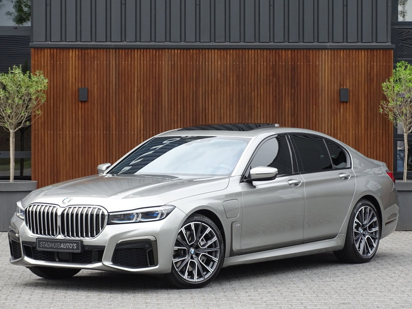 BMW 7 Serie 745e 394PK M-Sport / Individual / Laser / 360° / Harman Kardon
