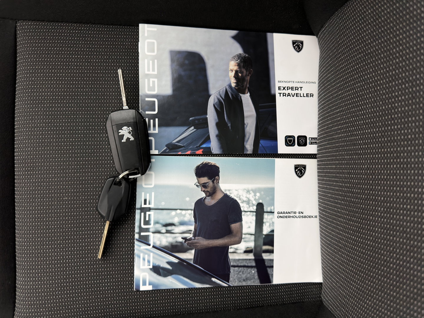 Peugeot e-Expert Standard Premium 75 kWh [3-Fase] {SOH-94%} Aut. *CARPLAY | CAMERA | AIRCO | COMFORT-SEATS | DAB+ | PDC | CRUISE*