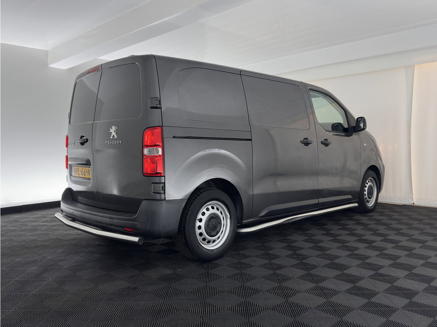 Peugeot e-Expert Standard Premium 75 kWh [3-Fase] {SOH-94%} Aut. *CARPLAY | CAMERA | AIRCO | COMFORT-SEATS | DAB+ | PDC | CRUISE*