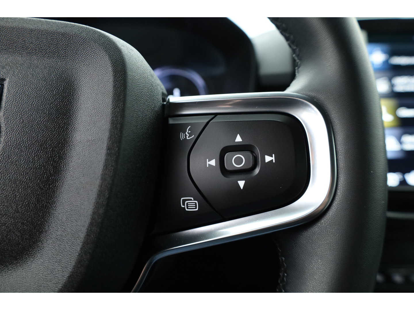Volvo XC40 1.5 T5 Plug-in hybrid Plus Bright | Facelift | ACC | 360 camera | Elek. Stoelen | Blis | Stoel + stuurverw. | Tailord Wool