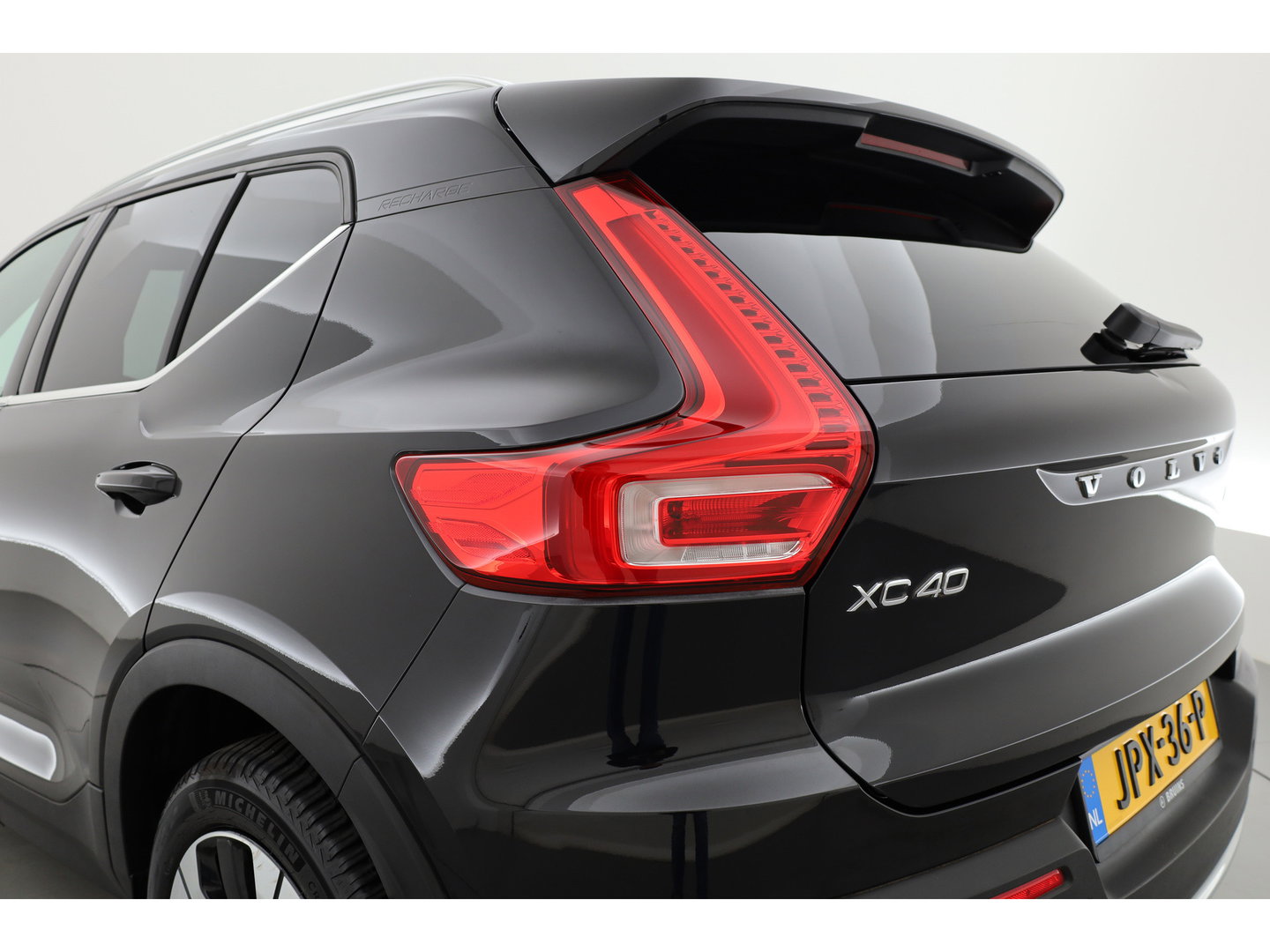 Volvo XC40 1.5 T5 Plug-in hybrid Plus Bright | Facelift | ACC | 360 camera | Elek. Stoelen | Blis | Stoel + stuurverw. | Tailord Wool