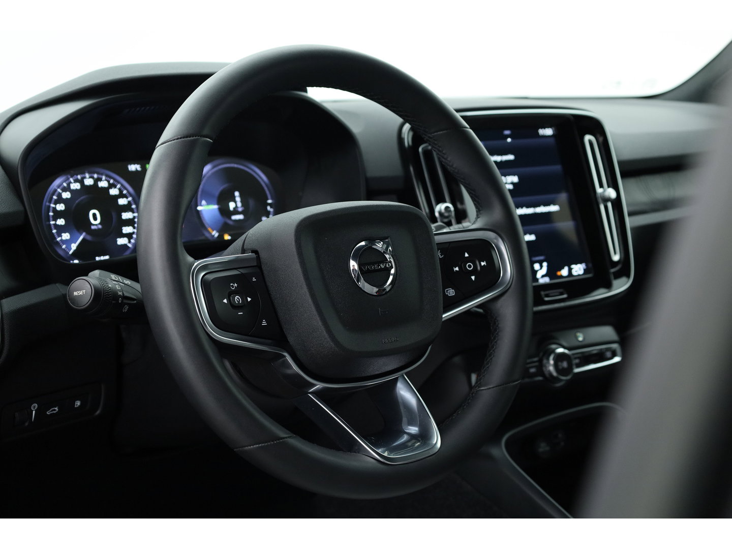 Volvo XC40 1.5 T5 Plug-in hybrid Plus Bright | Facelift | ACC | 360 camera | Elek. Stoelen | Blis | Stoel + stuurverw. | Tailord Wool