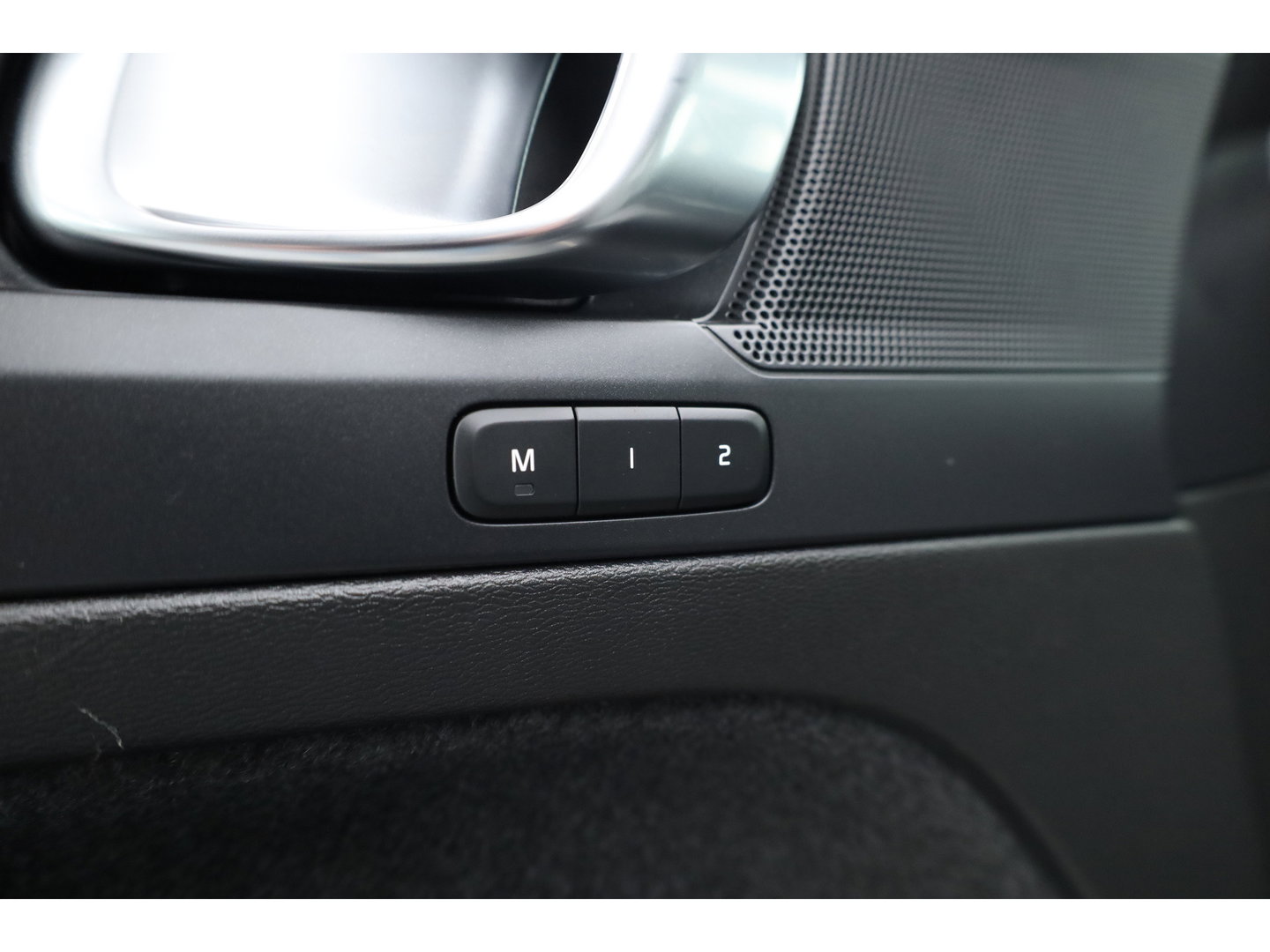 Volvo XC40 1.5 T5 Plug-in hybrid Plus Bright | Facelift | ACC | 360 camera | Elek. Stoelen | Blis | Stoel + stuurverw. | Tailord Wool