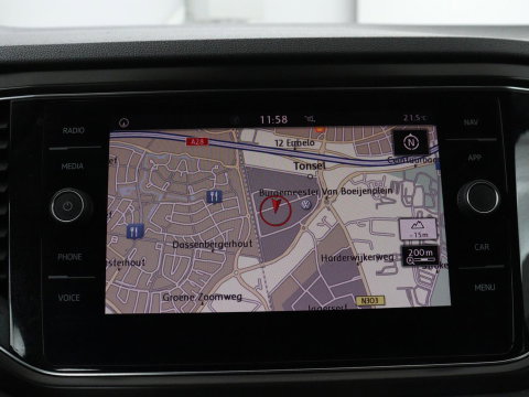Volkswagen T-Roc 1.5 TSI Style Business | Trekhaak | Stoelverwarming | Camera | Carplay | Adaptive cruise | Navigatie | Parkeerhulp | DAB | Bluetooth | Climate control
