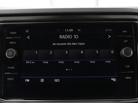 Volkswagen T-Roc 1.5 TSI Style Business | Trekhaak | Stoelverwarming | Camera | Carplay | Adaptive cruise | Navigatie | Parkeerhulp | DAB | Bluetooth | Climate control