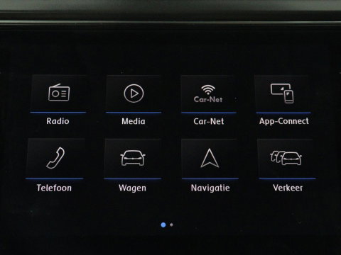 Volkswagen T-Roc 1.5 TSI Style Business | Trekhaak | Stoelverwarming | Camera | Carplay | Adaptive cruise | Navigatie | Parkeerhulp | DAB | Bluetooth | Climate control
