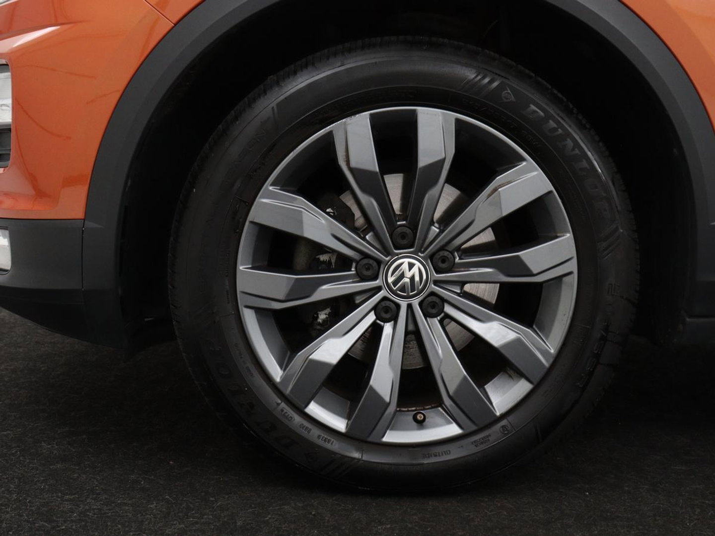 Volkswagen T-Roc 1.5 TSI Style Business | Trekhaak | Stoelverwarming | Camera | Carplay | Adaptive cruise | Navigatie | Parkeerhulp | DAB | Bluetooth | Climate control